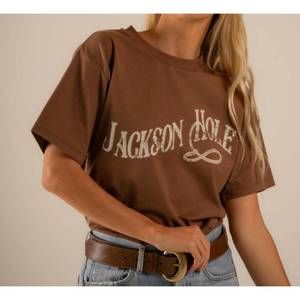 NEW CARE TUCKER marlie jackson hole short sleeve tee in brown